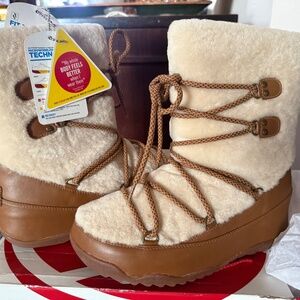 BRAND NEW-FITFLOP SHEARLING LACE UP MID -CALF BOOTS size 10